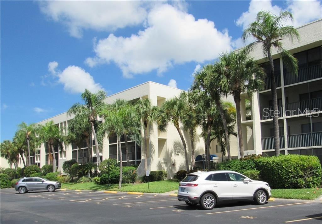 6114 43 Street - Photo 1
