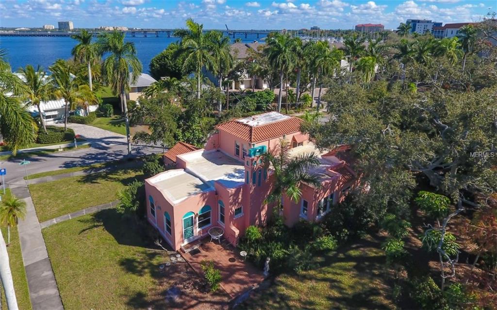 224 18TH Street - Photo 1