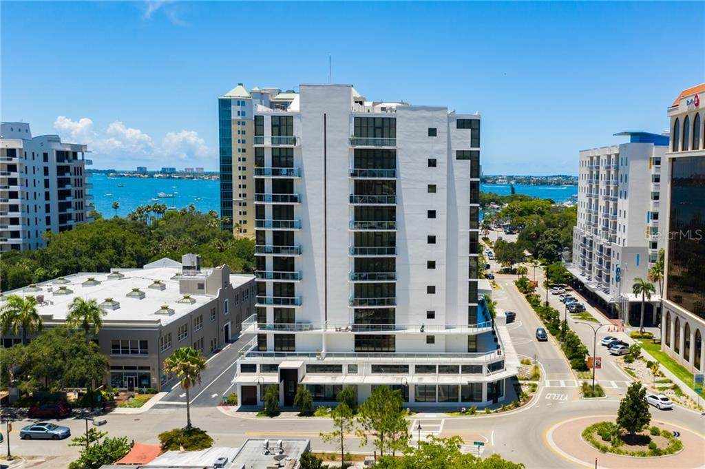 300 Pineapple Avenue - Photo 1