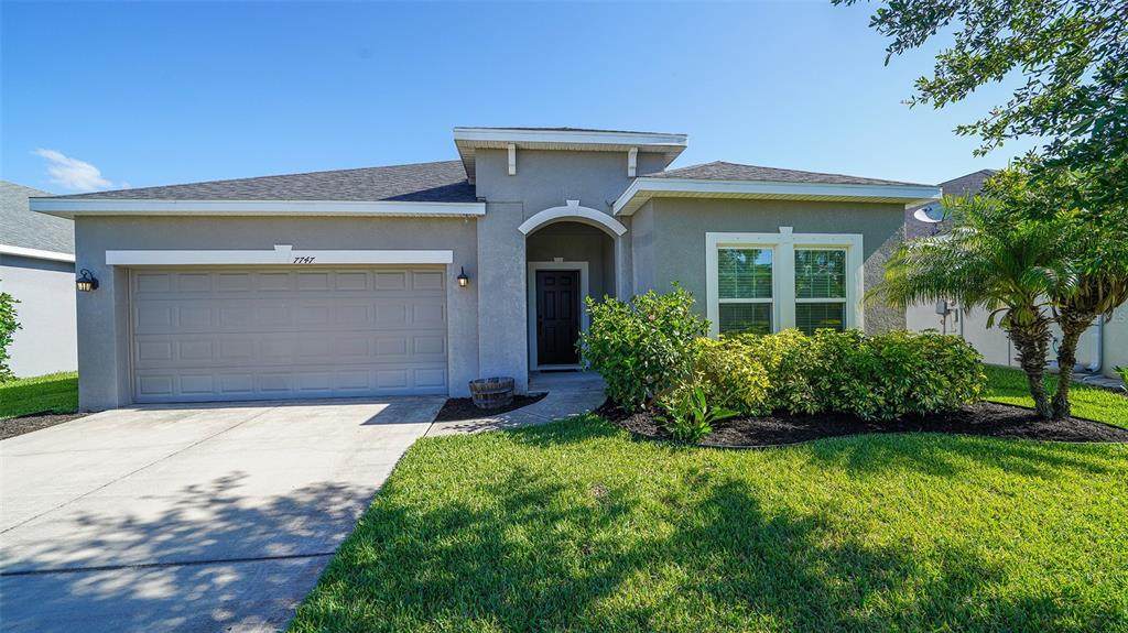 7747 108TH AVENUE Circle - Photo 1
