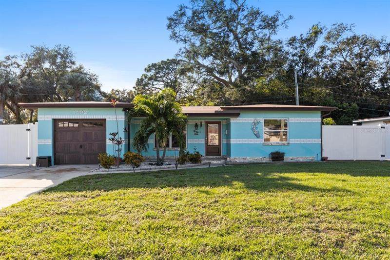 1402 Robinson Drive - Photo 1