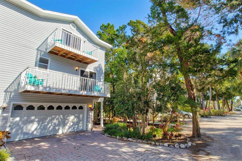 6250 Holmes Boulevard - Photo 1