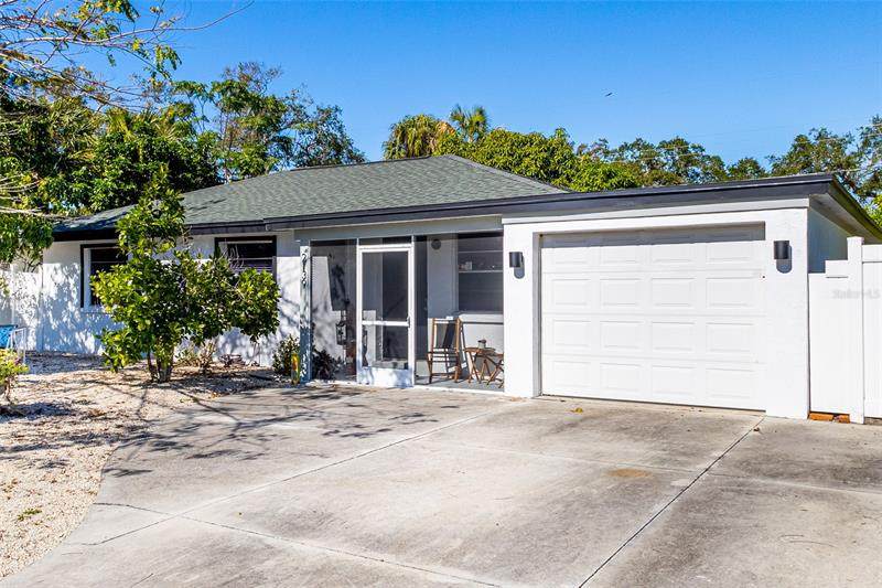 2139 Floyd Street - Photo 1