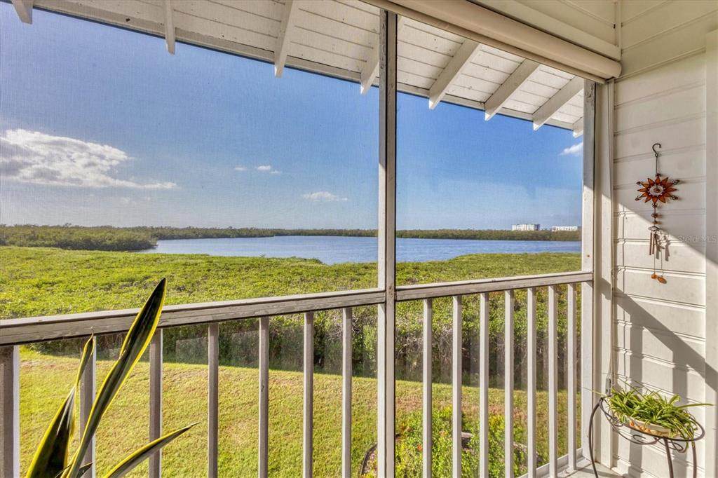 946 Sandpiper Circle - Photo 1