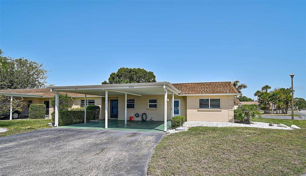 602 Park Circle - Photo 1
