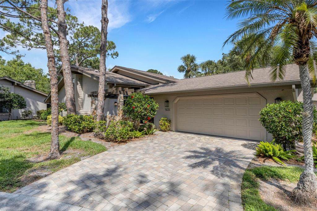5626 Pipers Waite - Photo 1