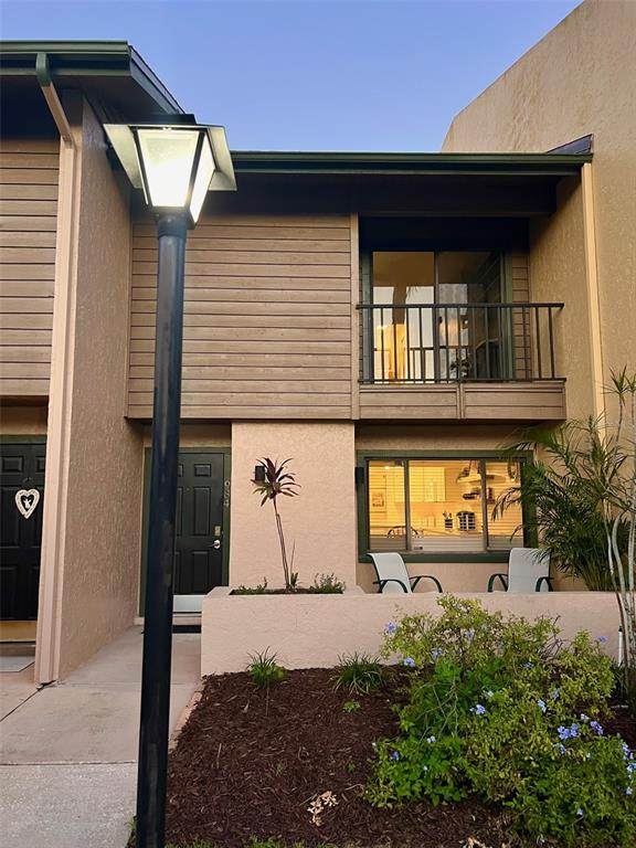 984 Sunridge Drive - Photo 1