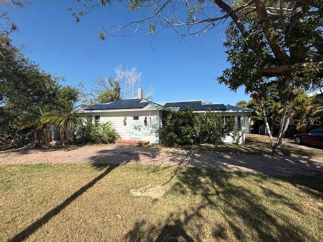 617 Siesta Drive - Photo 1