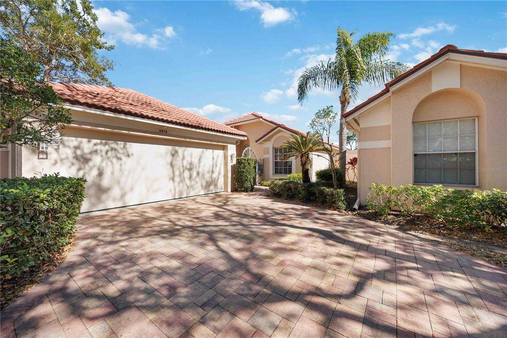 4076 Lyndhurst Court - Photo 1