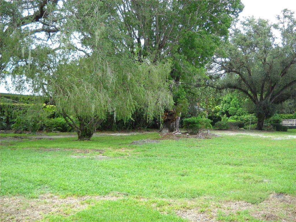 1749 Cherokee Drive - Photo 1