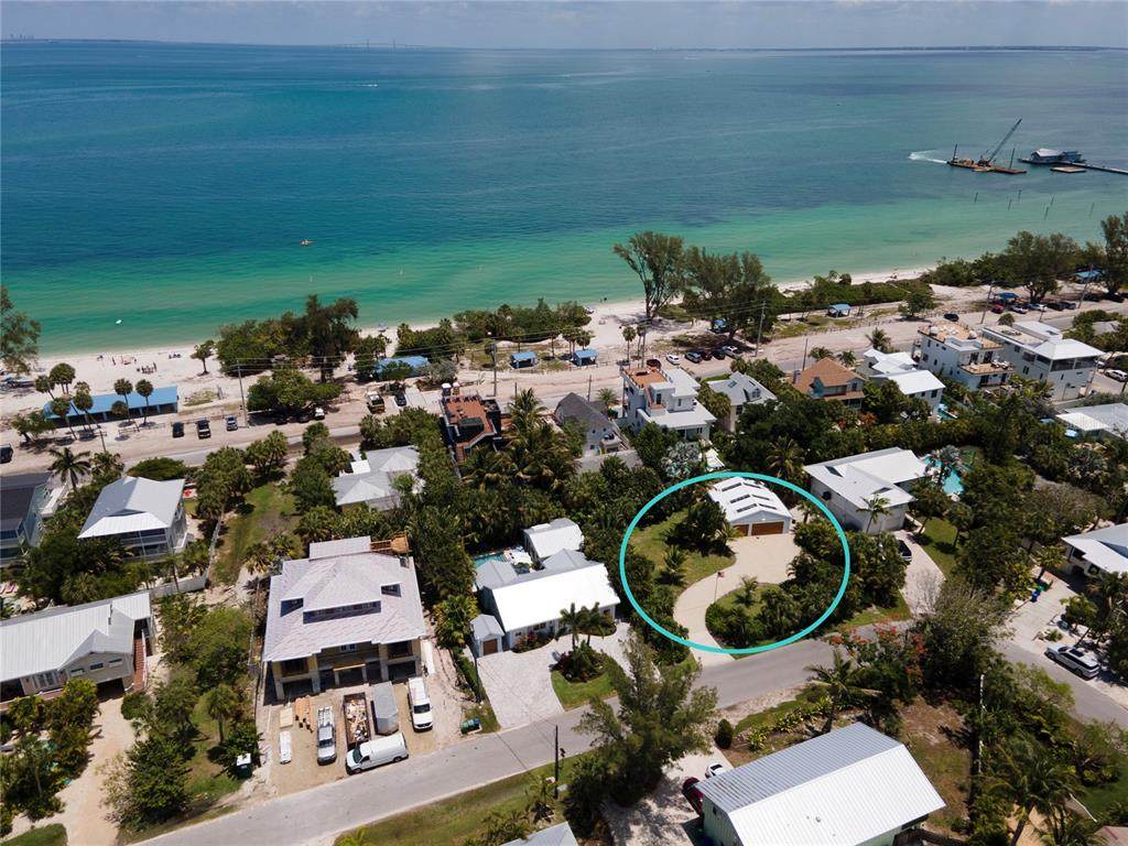 240 Gladiolus Street - Photo 1