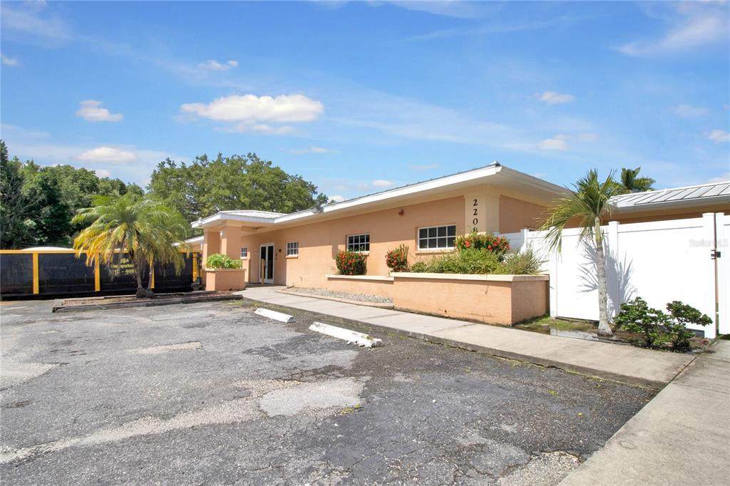 2208 Castillo Avenue - Photo 1