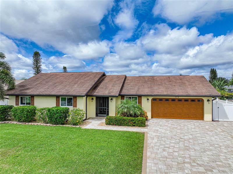18718 Countryman Avenue - Photo 1