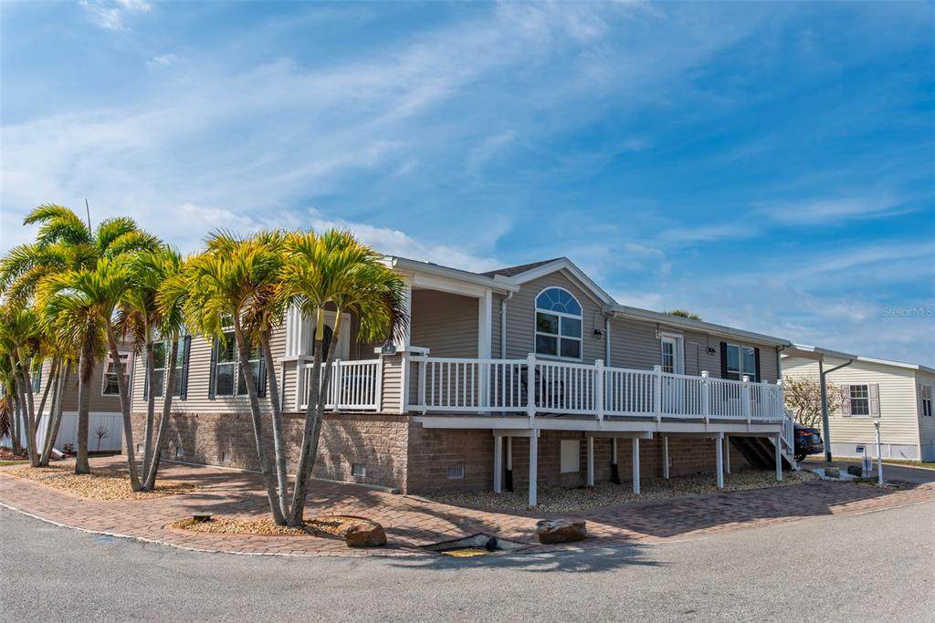 16 Copenhagen Avenue - Photo 1