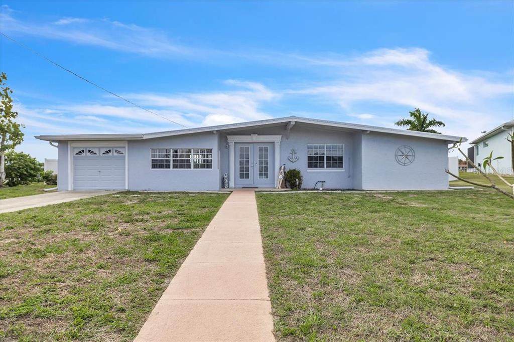 137 Poinsettia Circle - Photo 1