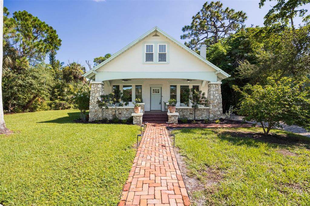 1473 Barcelona Avenue - Photo 1