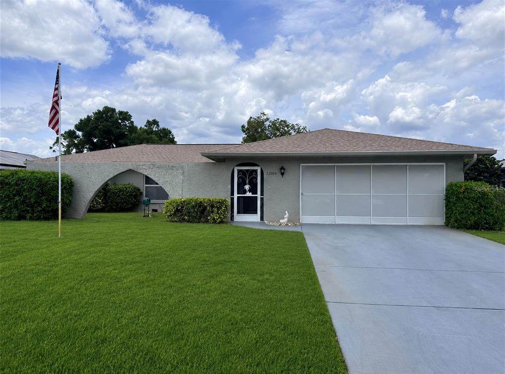 22506 Glen Avenue - Photo 1