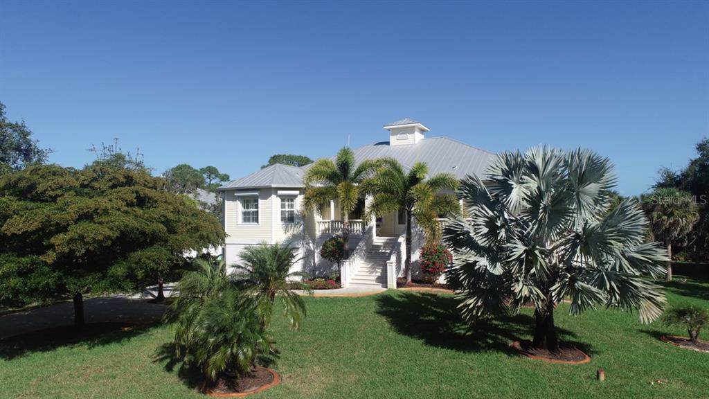 10120 Creekside Drive - Photo 1
