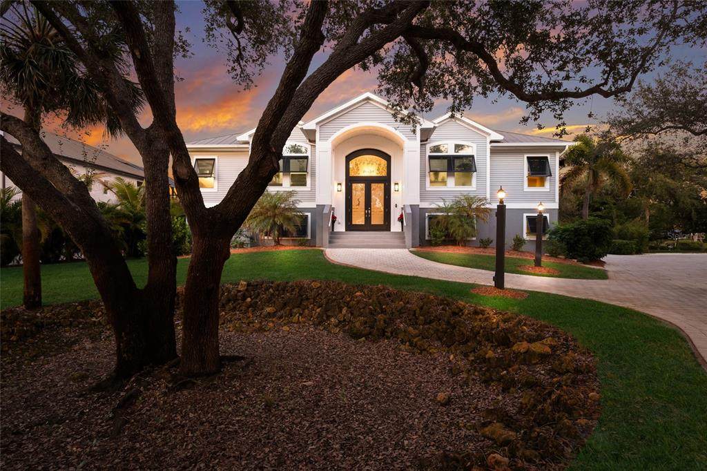 10110 Creekside Drive - Photo 1