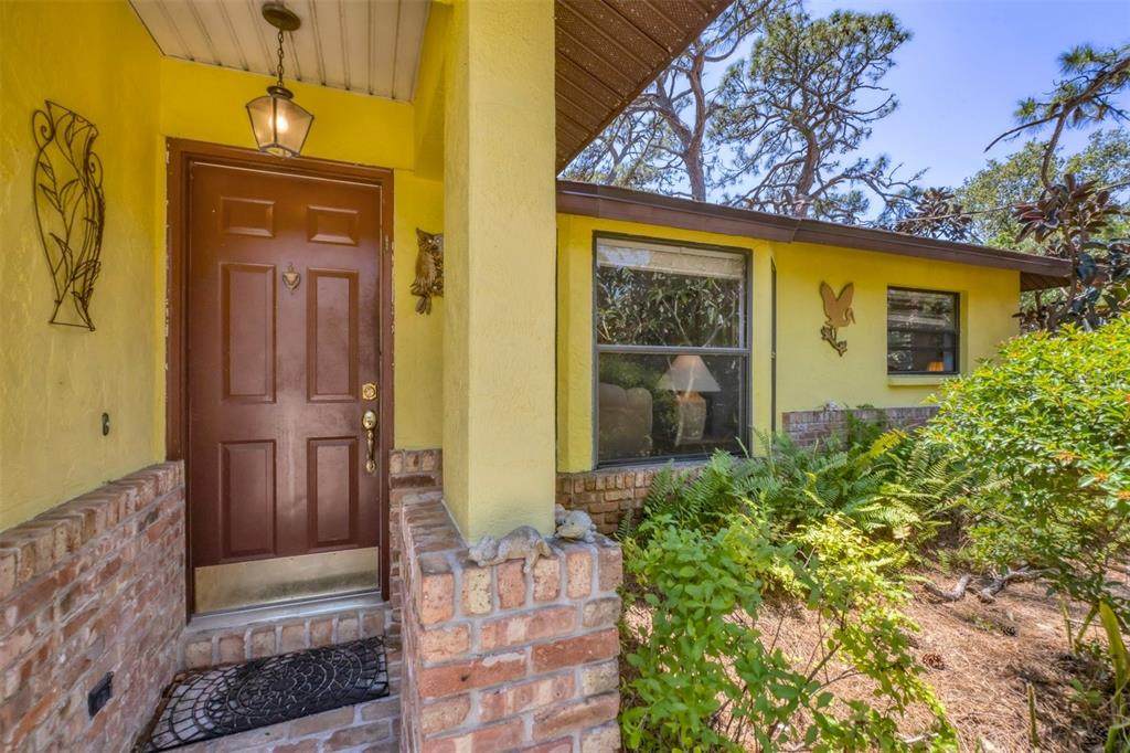 521 Artists Avenue - Photo 1