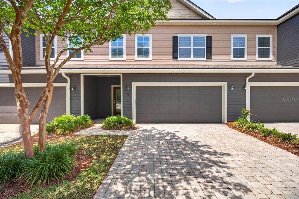 94 Magnolia - Photo 1