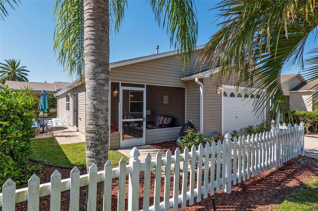 992 Pinewood Place - Photo 1