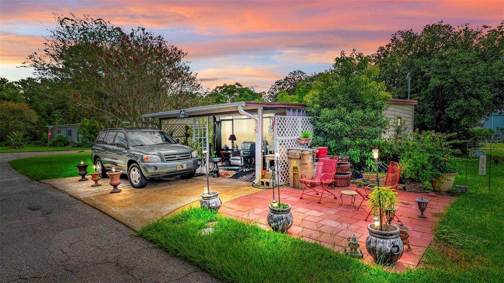 1960 Pinewood Lane - Photo 1