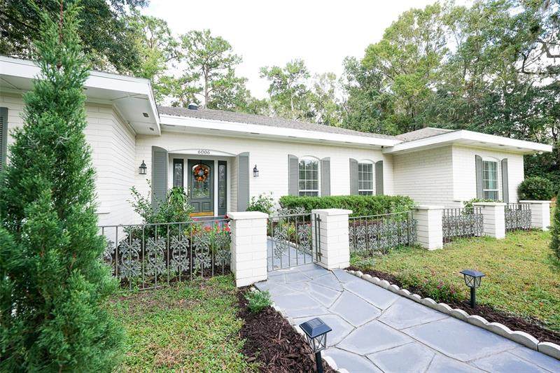 6006 35TH Way - Photo 1