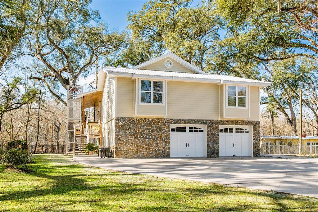 498 Manatee Terrace - Photo 1