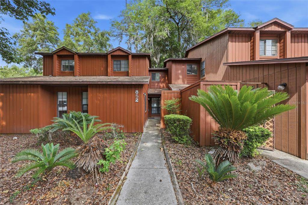 852 58TH Terrace - Photo 1