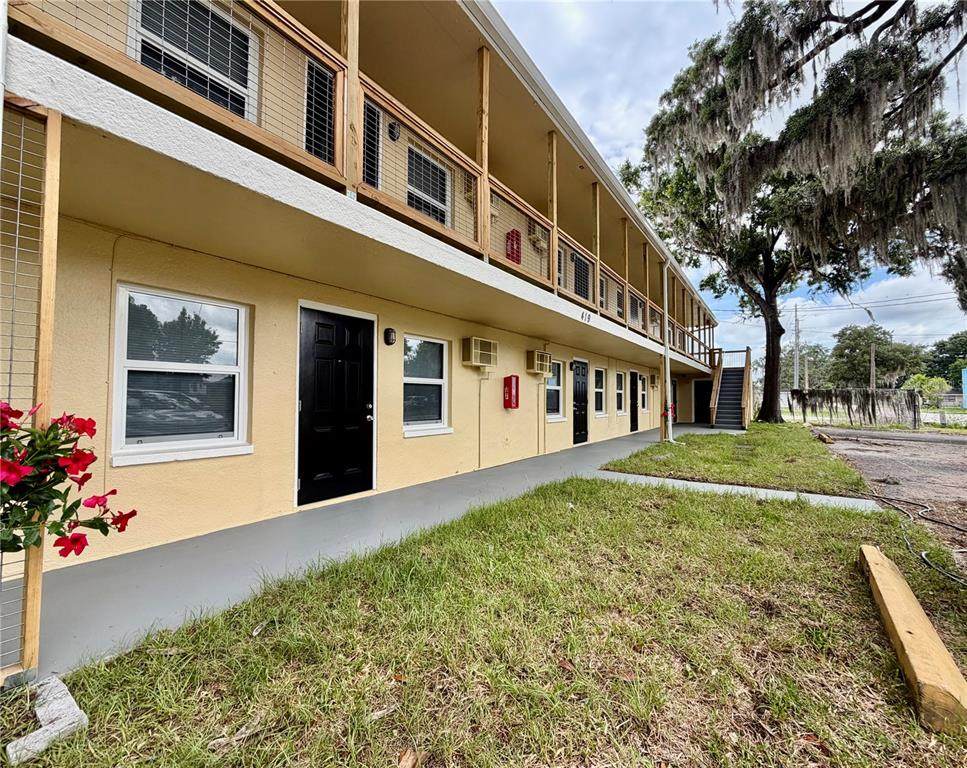 419 Grapefruit Avenue - Photo 1
