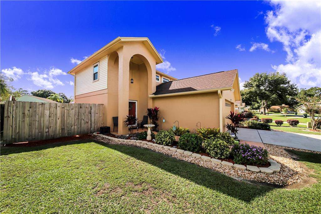 407 Vineyard Drive - Photo 1