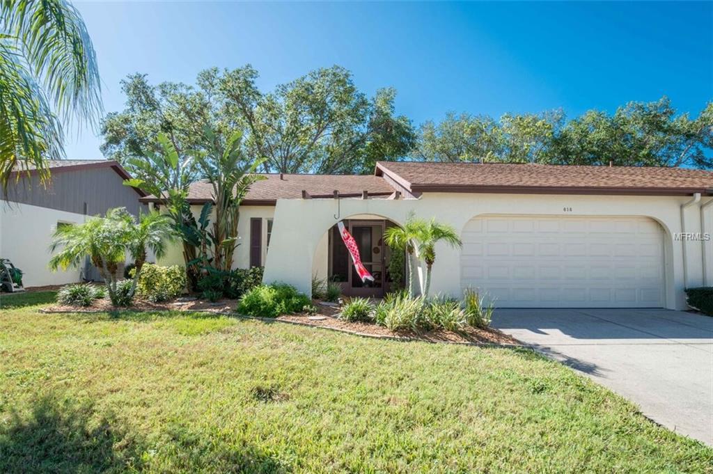 616 Foxwood Boulevard - Photo 1