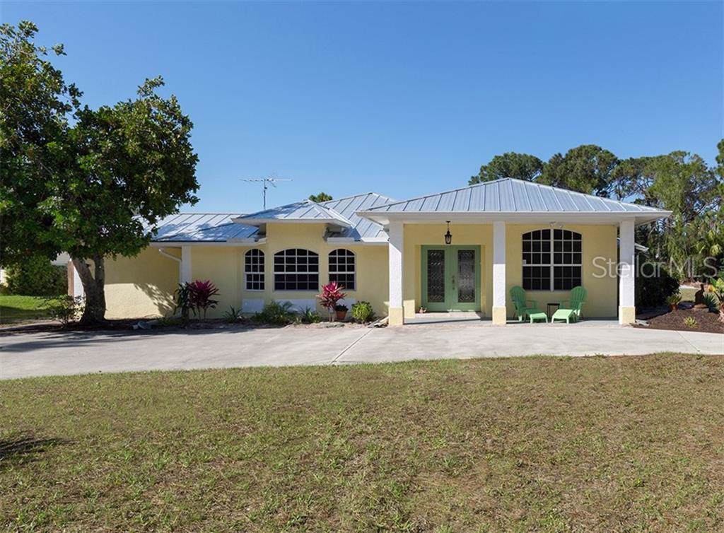 1490 Alamander Avenue - Photo 1