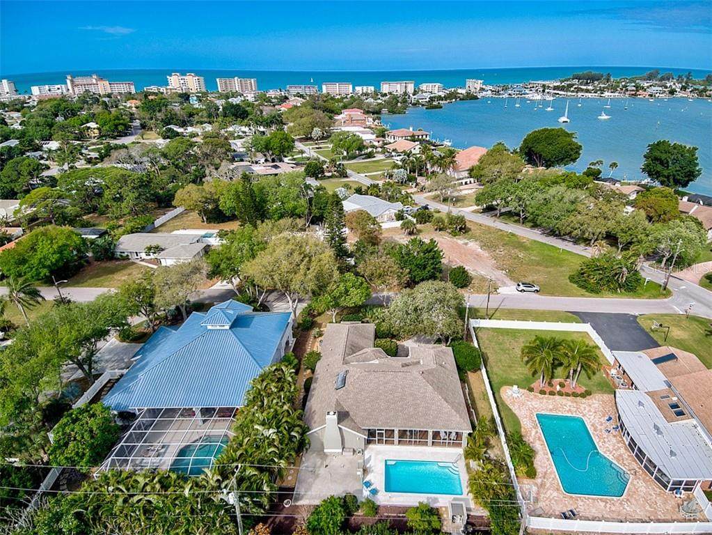 416 Park Boulevard - Photo 1