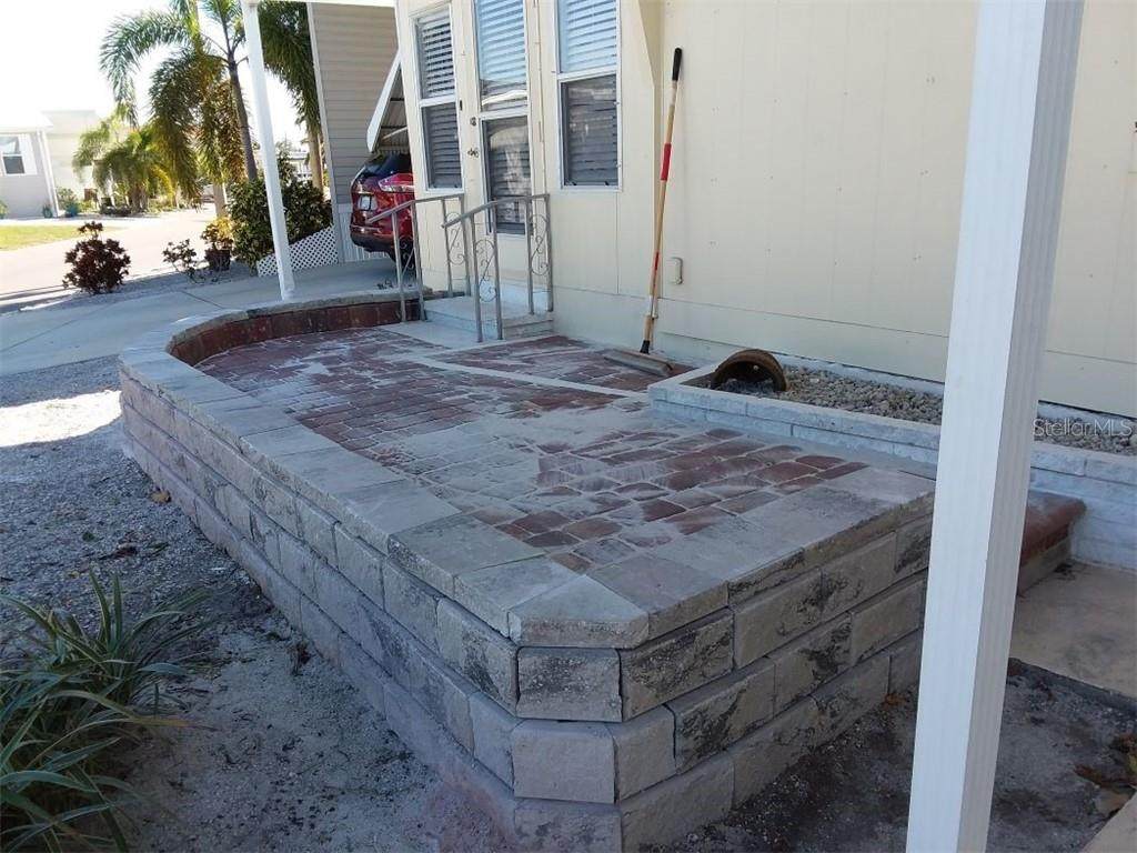 707 Green Circle - Photo 1