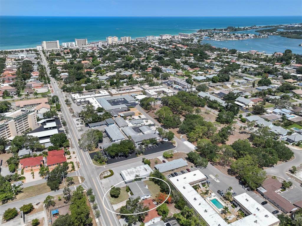 416 Barcelona Avenue - Photo 1