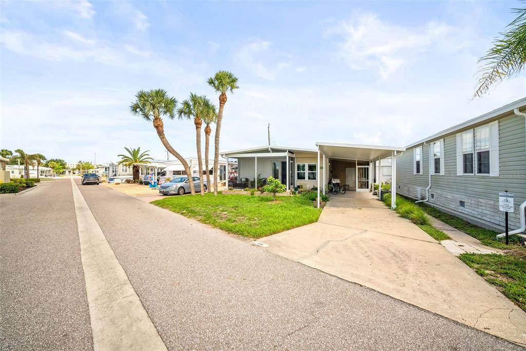 614 Waterway - Photo 1