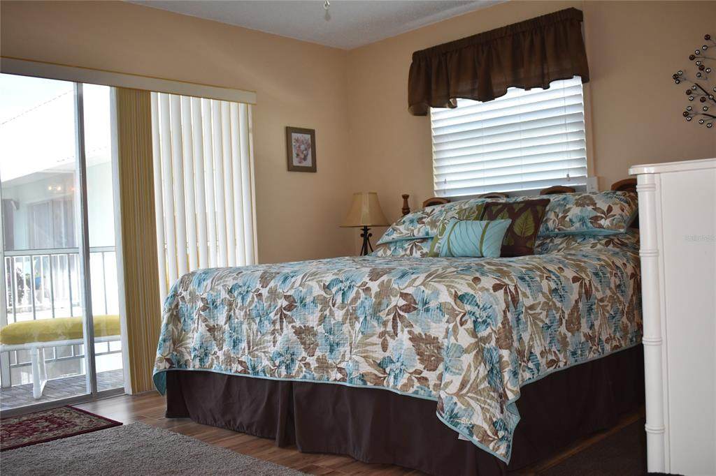 325 Causeway - Photo 1