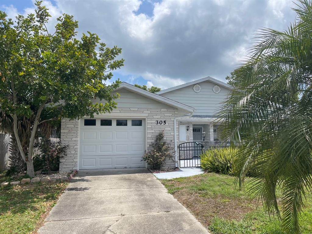 305 Paradise Lane - Photo 1