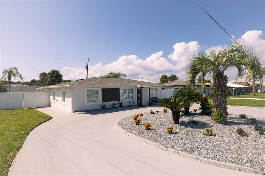 813 6TH Avenue - Photo 1