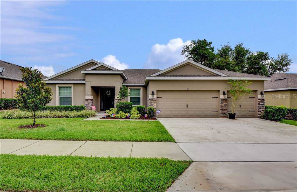 424 Holly Oak Boulevard - Photo 1