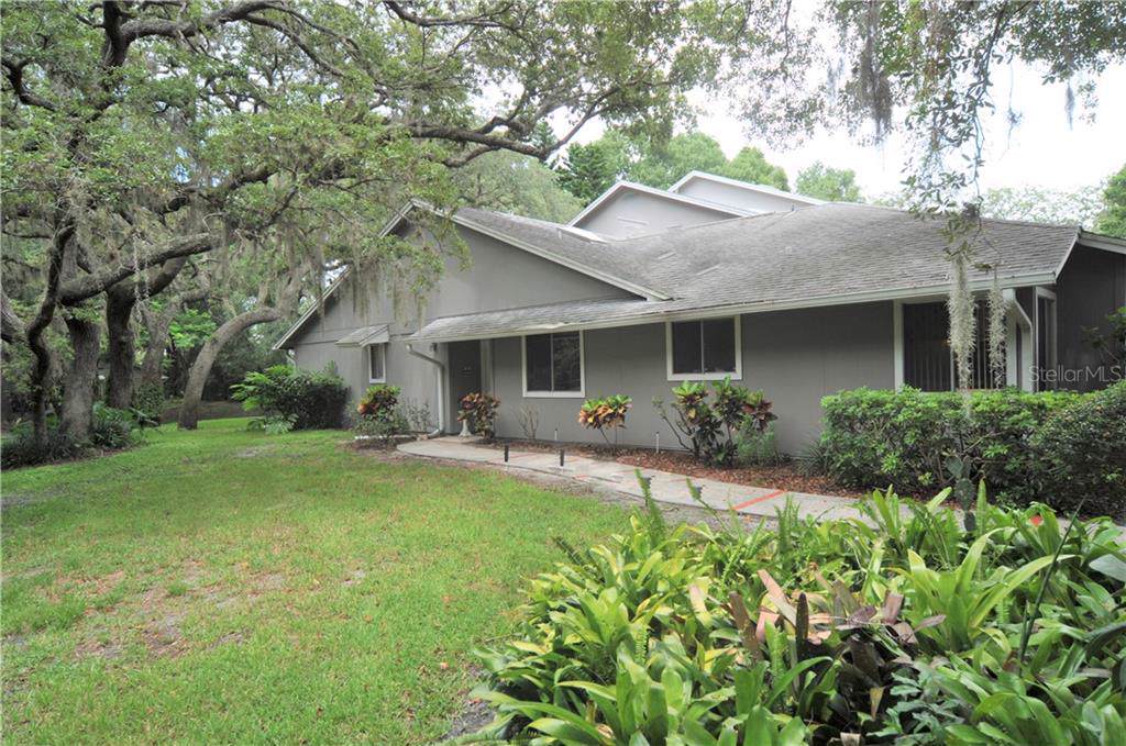 655 Oak Harbour Drive - Photo 1