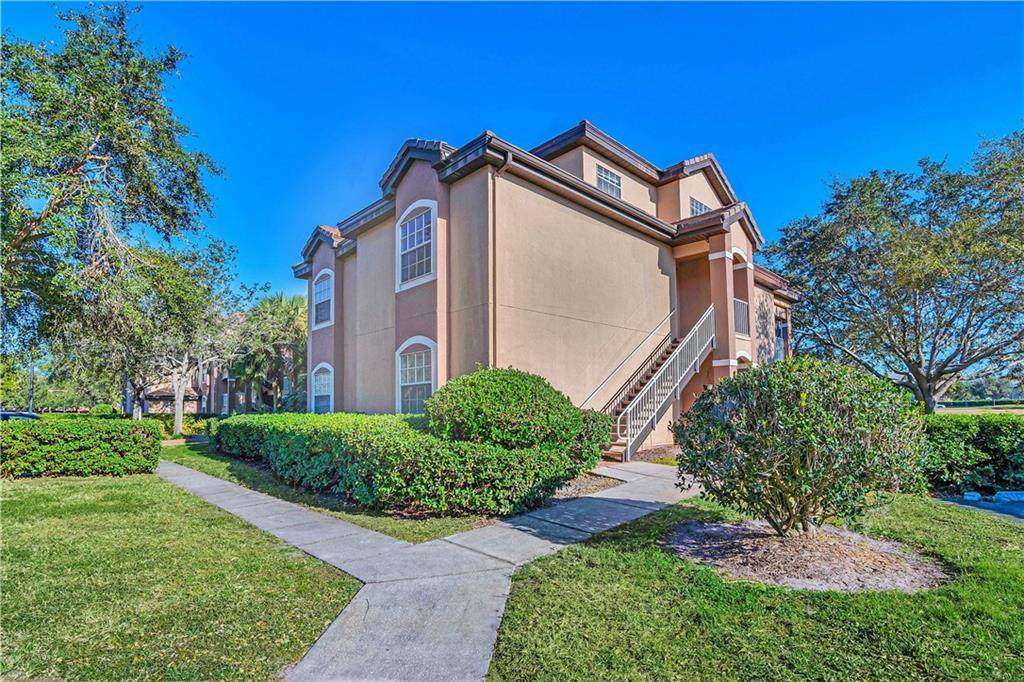13815 Fairway Island Drive - Photo 1