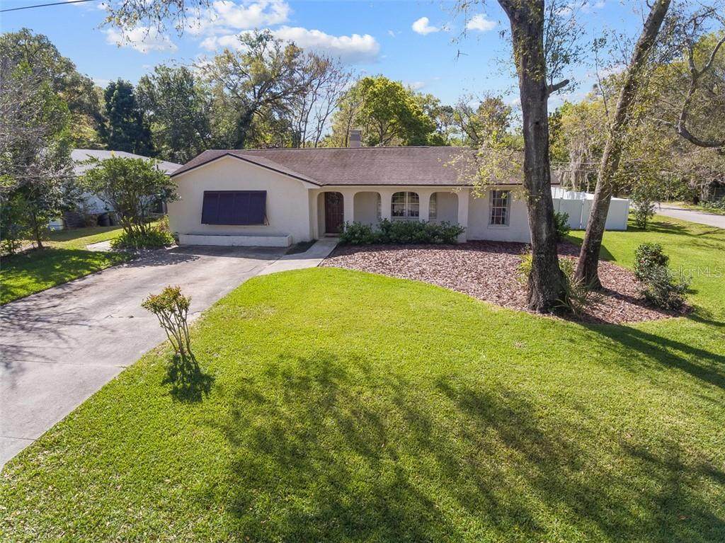 203 Colonial Lane - Photo 1