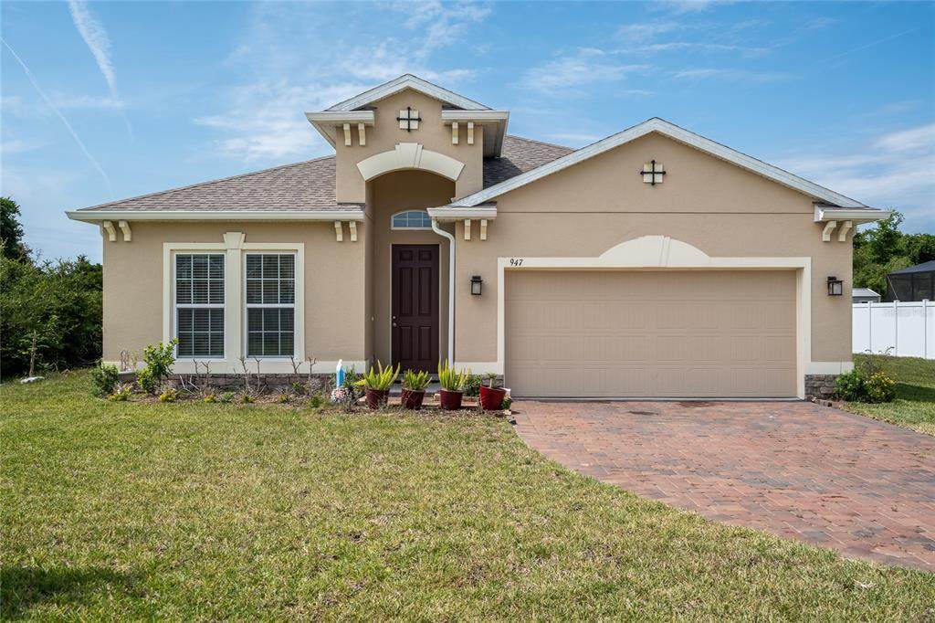 947 Glazebrook Loop - Photo 1