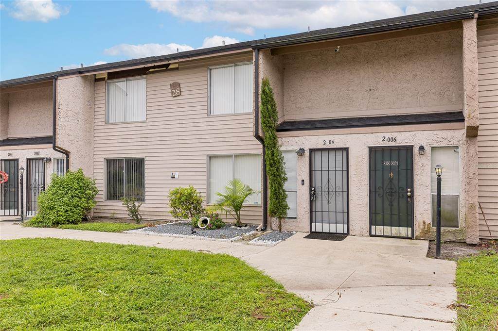 2004 Ludlow Lane - Photo 1