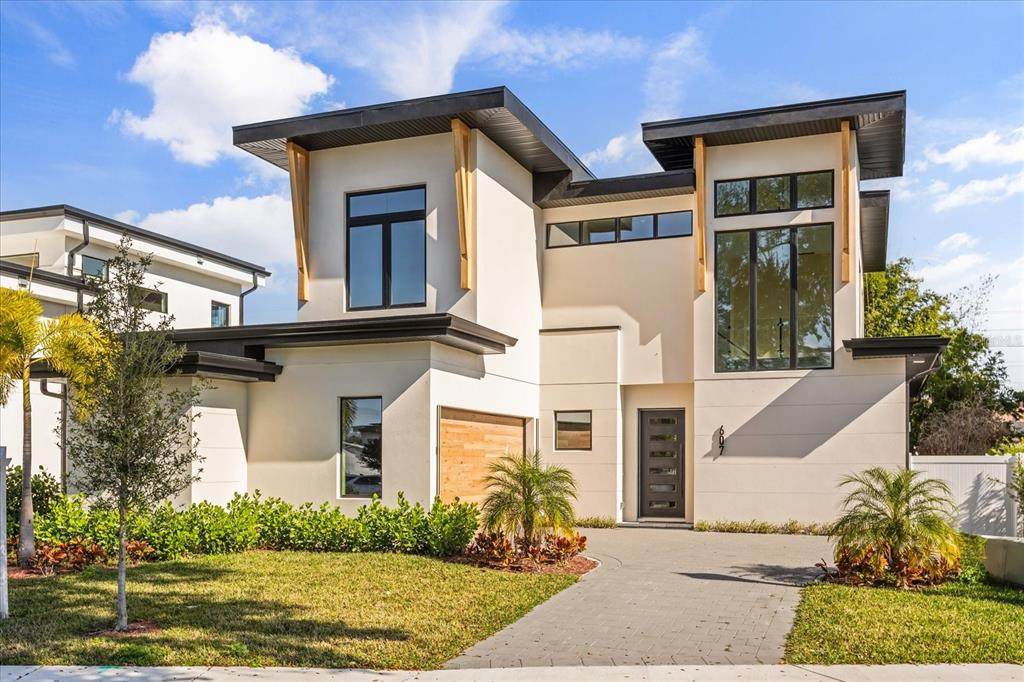 607 Ellen Drive - Photo 1