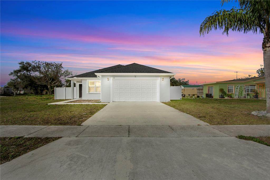 142 Pineview Drive - Photo 1
