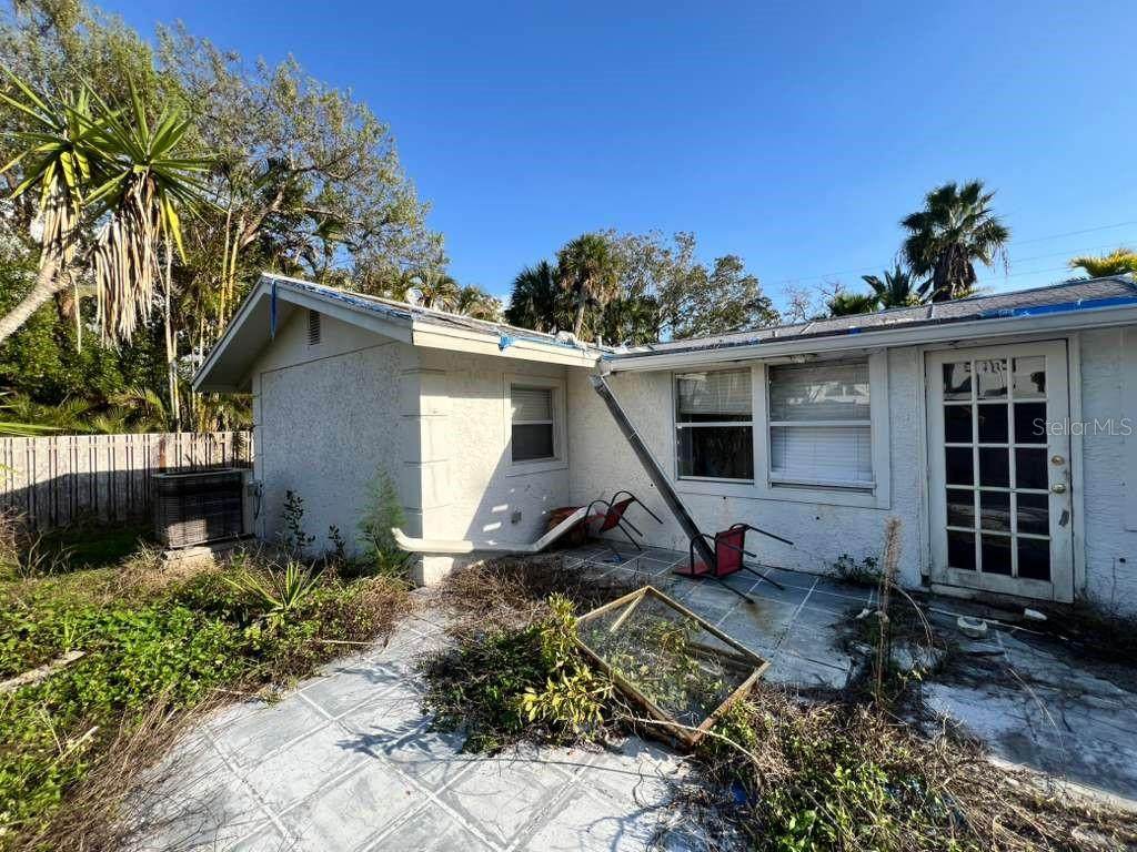 749 Siesta Drive - Photo 1